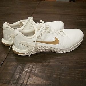 nike metcon 4 white gold